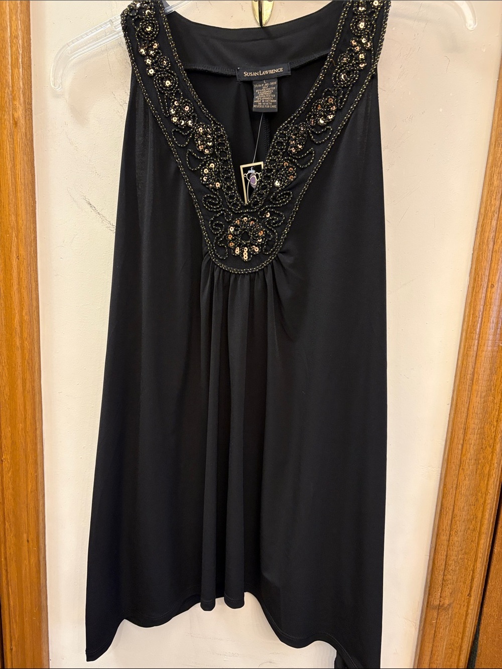Susan Lawrence Black Embellished V-Neck Sleeveless Top
